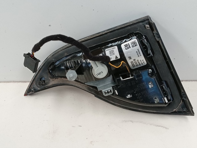 Lanterna traseira direita interna 13292359 OPEL