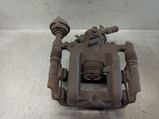Suporte do freio traseiro direito 13300864 OPEL