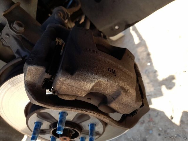 Suporte do freio dianteiro direito 13301190 GM