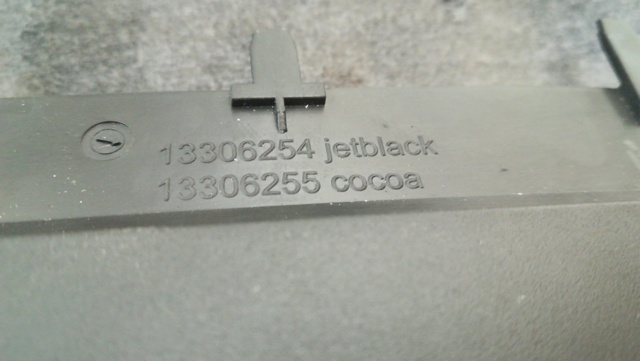 Placa sobreposta da coluna de direção 13306254 OPEL