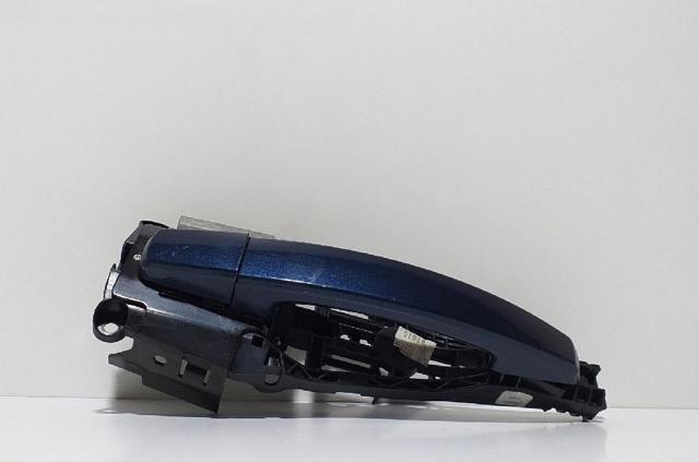 Suporte de maçaneta externa da porta dianteira direita 13308536 OPEL