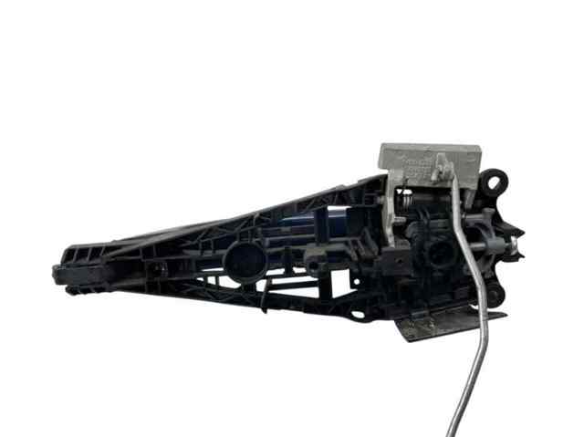 Suporte de maçaneta externa da porta dianteira direita 13308536 OPEL