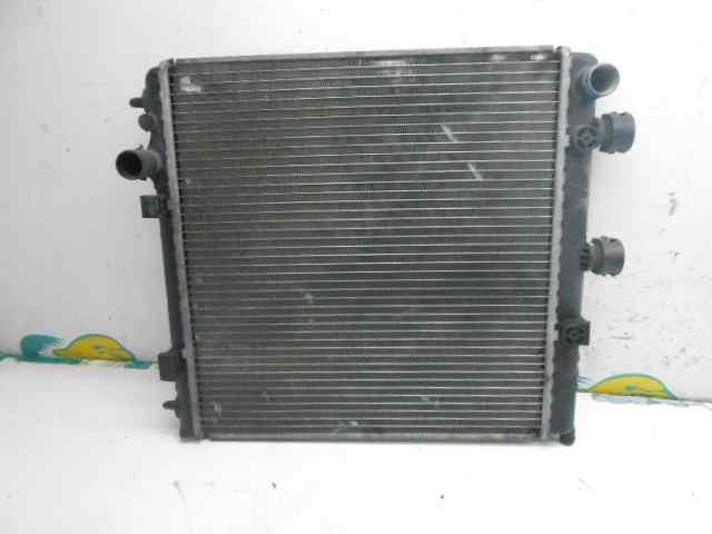 Radiador de esfriamento de motor 1330C2 PEUGEOT