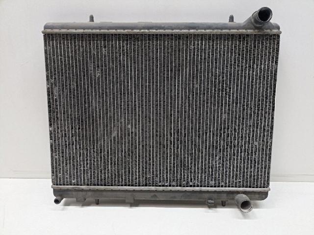 Radiador de esfriamento de motor 1330W4 PEUGEOT