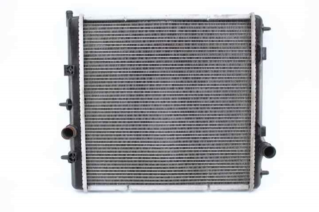 Radiador de esfriamento de motor 1330W9 PEUGEOT