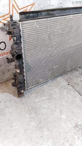 Radiador de esfriamento de motor 13311078 OPEL