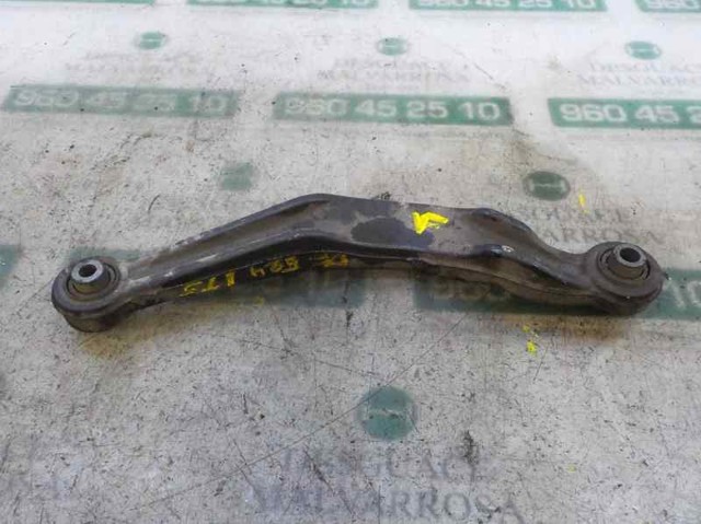 Braço oscilante superior esquerdo de suspensão traseira 13318344 OPEL