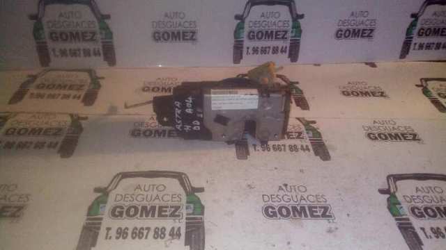 Fecho da porta dianteira direita 133234 OPEL