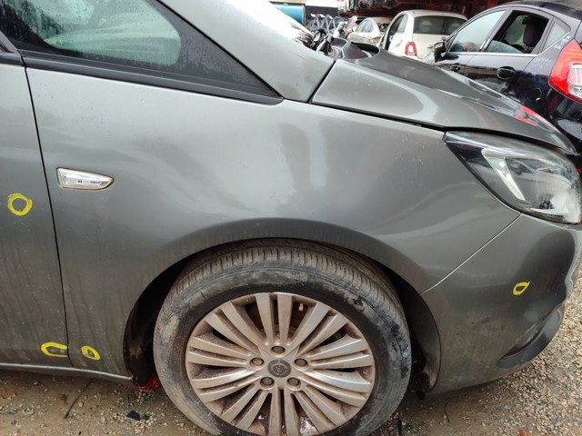 Pára-lama dianteiro direito 13355188 OPEL