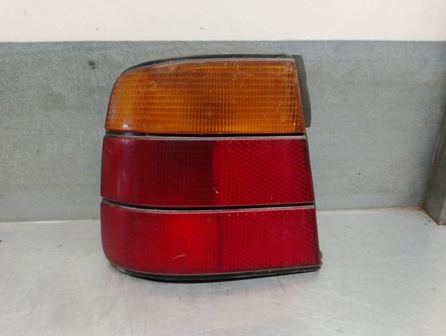 Lanterna traseira esquerda externa 133689 BMW