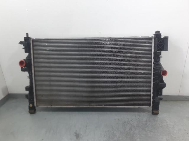 Radiador de esfriamento de motor 13393983 OPEL