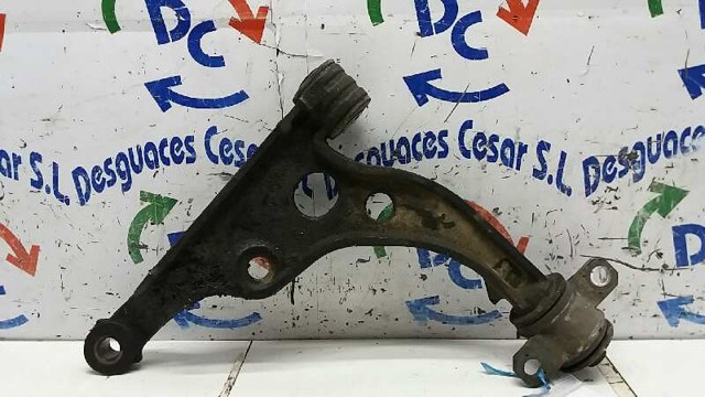 Braço oscilante inferior esquerdo de suspensão dianteira 1339465080 FIAT