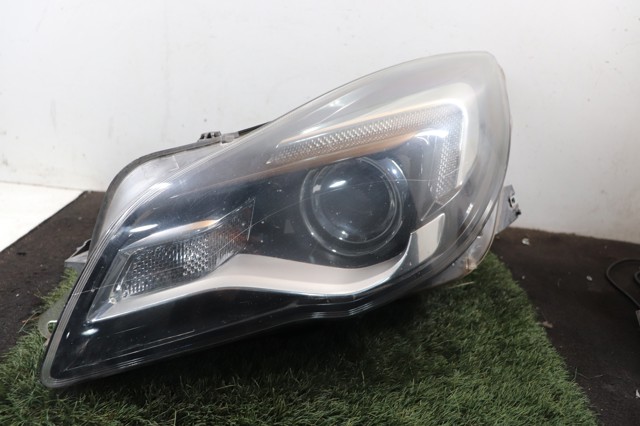 Luz esquerda 13409906 OPEL