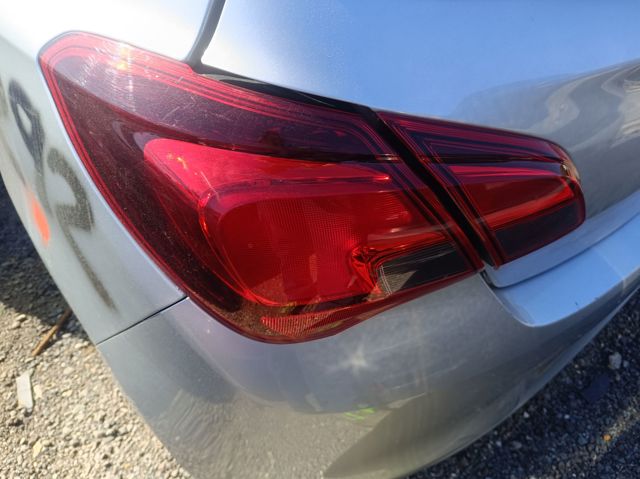 Lanterna traseira esquerda externa 13454496 OPEL