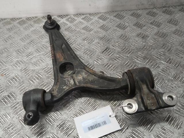 Braço oscilante inferior direito de suspensão dianteira 1346385080 FIAT