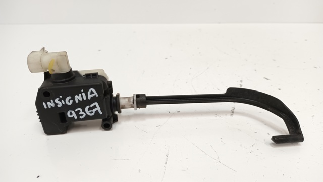 Gargalo de enchimento do tanque de combustível 13501151 OPEL