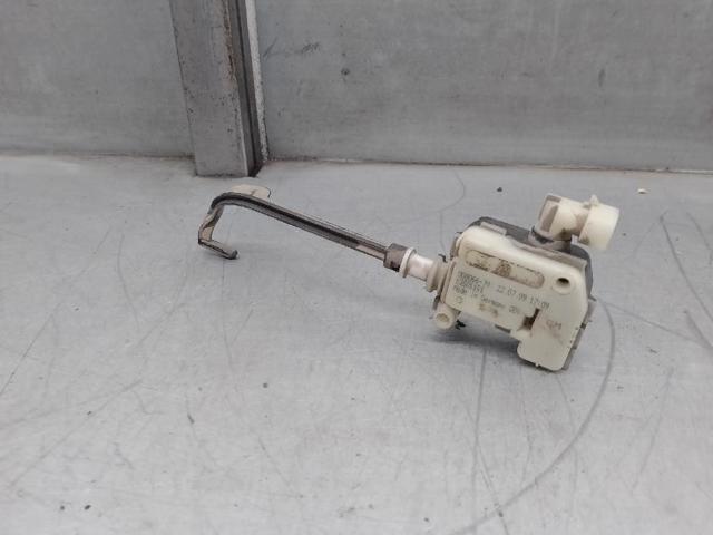 Gargalo de enchimento do tanque de combustível 13501151 OPEL
