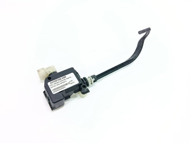 Gargalo de enchimento do tanque de combustível 13501151 OPEL