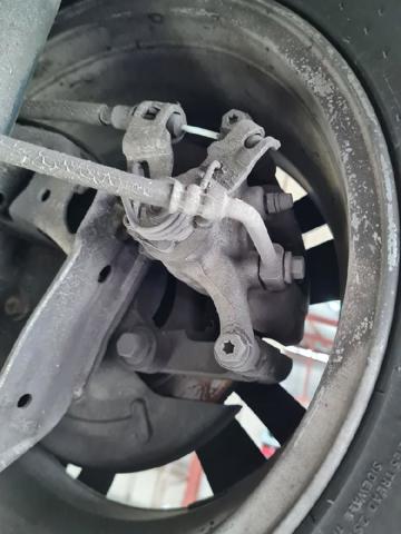 Suporte do freio traseiro esquerdo 13507389 OPEL
