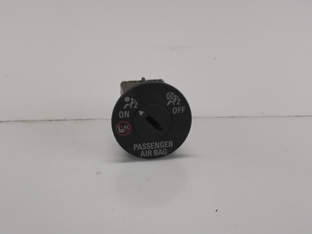 Botão de desligação dos cintos de segurança AIRBAG 13577258 OPEL