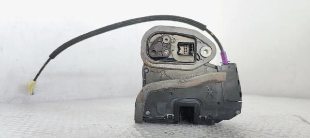 Fecho da porta dianteira esquerda 13597528 OPEL