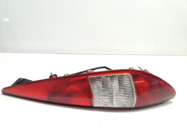 Lanterna traseira direita 1371849 FORD