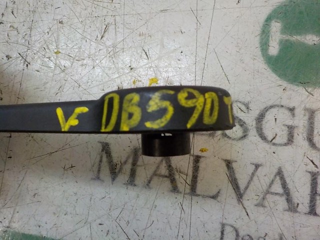 Punho de acionamento de vidro da porta traseira 1378506 FORD