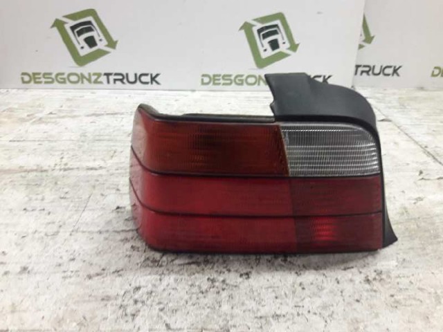 Lanterna traseira esquerda 1387045 BMW