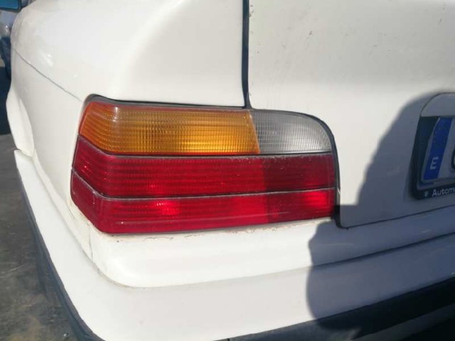 Lanterna traseira esquerda 1387657 BMW