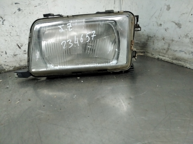 Luz esquerda 14118300 VAG
