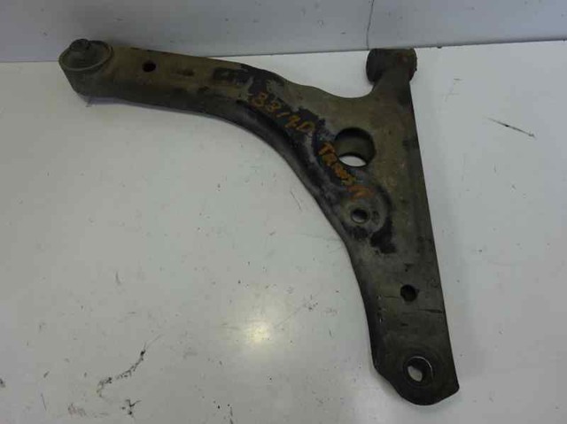 Braço oscilante inferior esquerdo de suspensão dianteira 1438318 FORD