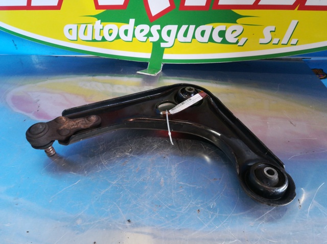 Braço oscilante inferior direito de suspensão dianteira 1448621 FORD