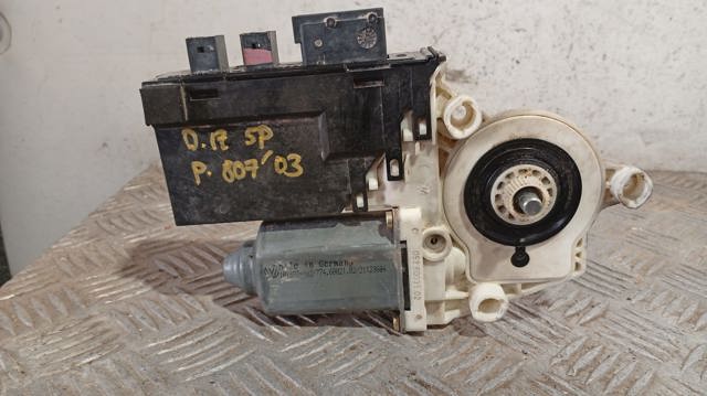 Motor de acionamento de vidro da porta dianteira esquerda 1488740080 PEUGEOT