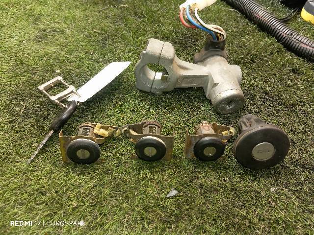 Fecho de ignição para Nissan Patrol Y60