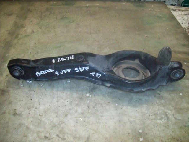 Braço oscilante inferior esquerdo de suspensão traseira/direita 1548460 FORD