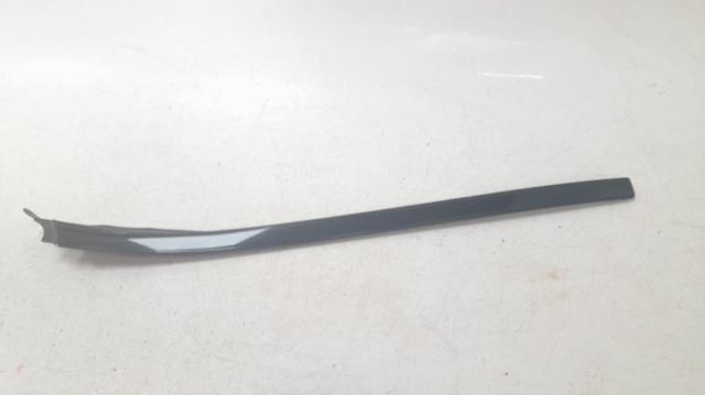 Moldura esquerda de pára-brisas 1566901700 MERCEDES