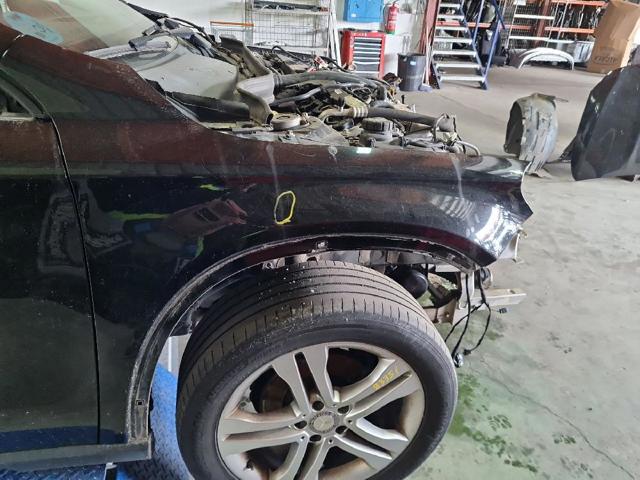 Pára-lama dianteiro direito 1568800218 MERCEDES
