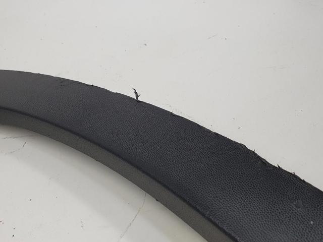 Expansor direito (placa sobreposta) de arco do pára-lama traseiro 1568851200 MERCEDES