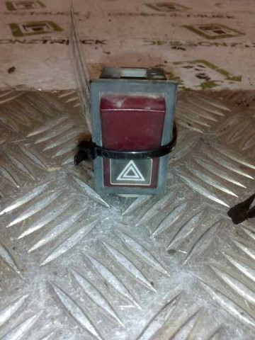 Botão de ativação do sinal de emergência 1578700 VOLVO