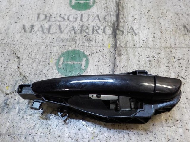 Maçaneta externa esquerda da porta traseira 1609240780 PEUGEOT