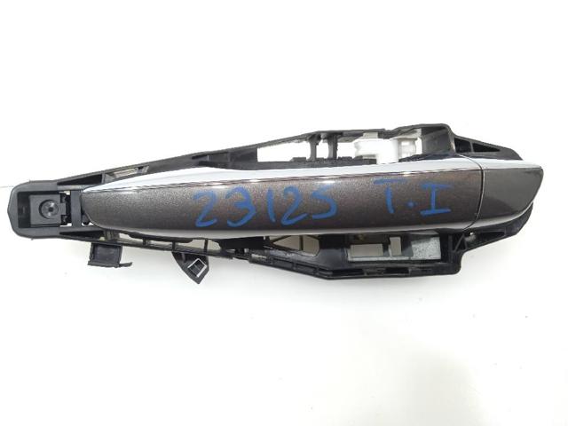 Suporte de maçaneta externa da porta dianteira esquerda 1611145580 PEUGEOT