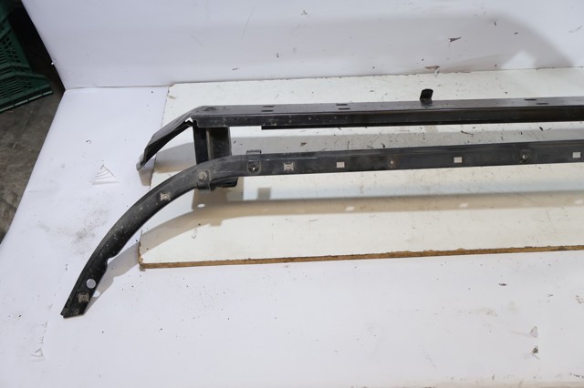 Reforçador do pára-choque dianteiro 1611677380 PEUGEOT
