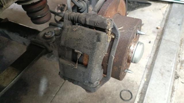 Suporte do freio traseiro esquerdo 1612437280 PEUGEOT