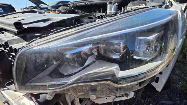 Luz esquerda 1612495380 PEUGEOT