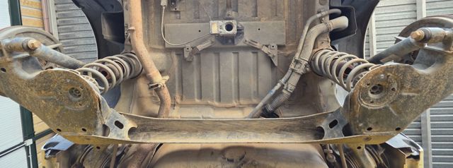 Viga de suspensão traseira (plataforma veicular) 1614263980 PEUGEOT