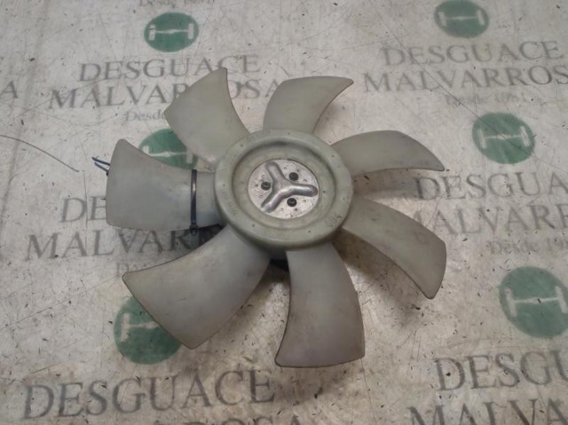 Ventilador (roda de aletas) do radiador de esfriamento direito 1636128070 TOYOTA