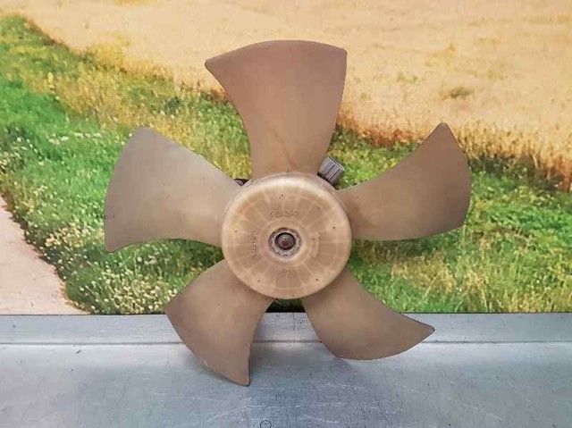 Motor esquerdo de ventilador do sistema de esfriamento 1636323030 TOYOTA