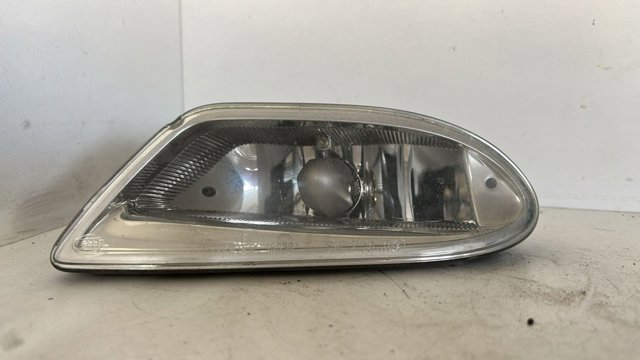 Luzes de nevoeiro esquerdas 1638200328 MERCEDES