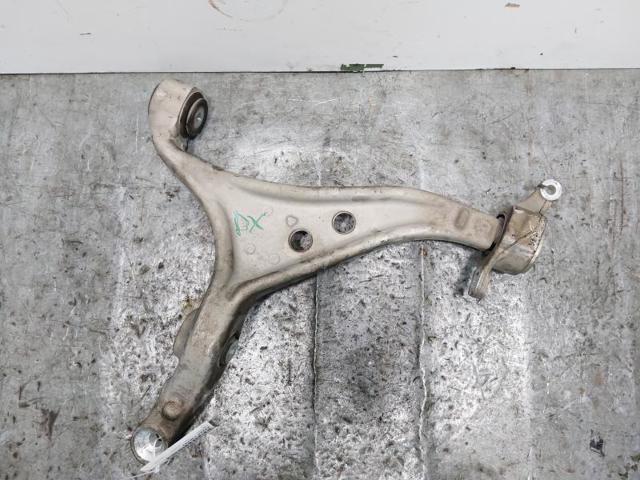 Braço oscilante inferior direito de suspensão dianteira 1663300207 MERCEDES