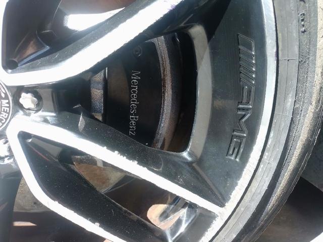 Suporte do freio dianteiro esquerdo 1674218100 MERCEDES